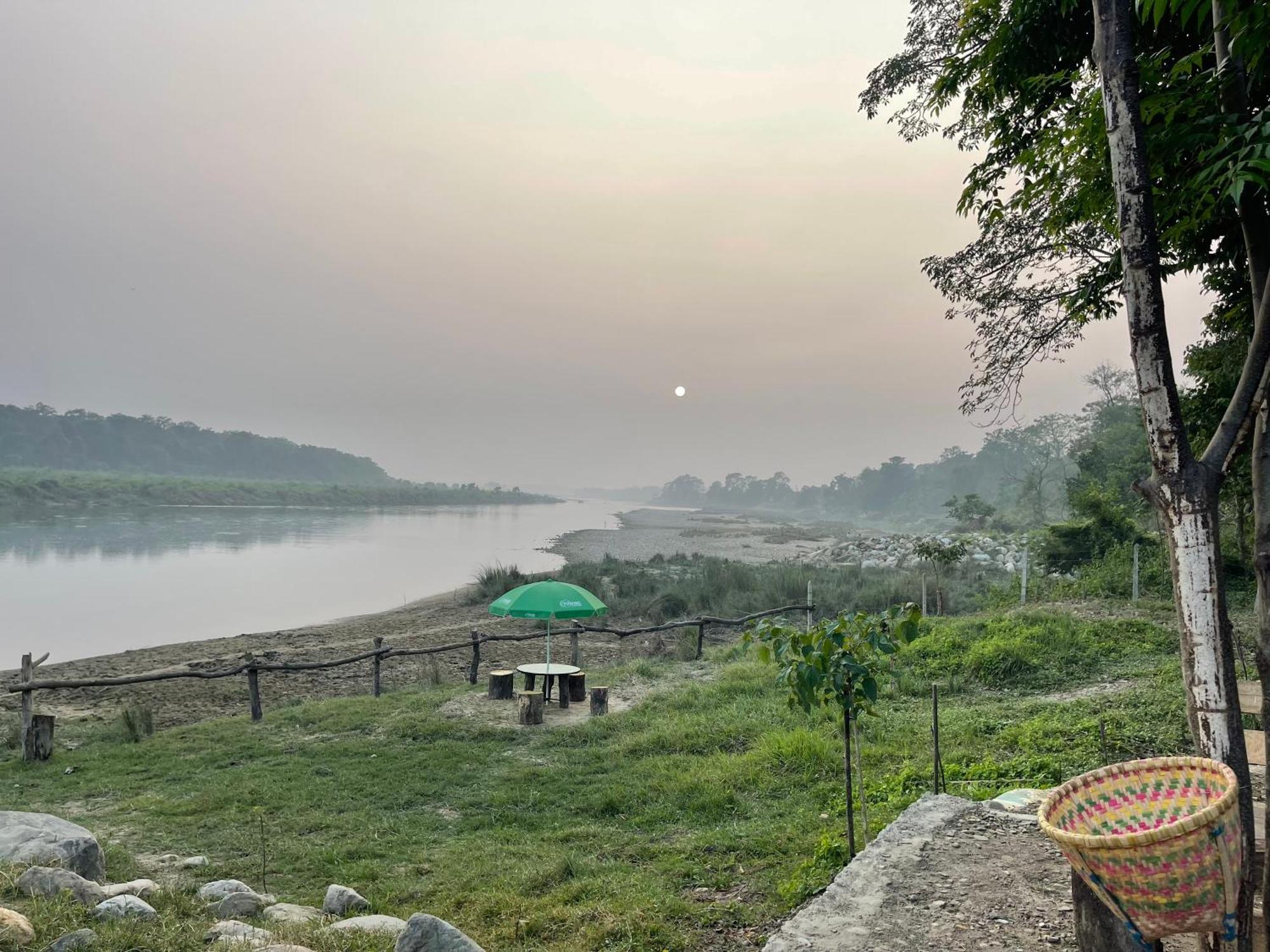 Bamby Chilling House - Feel The Nature Sauraha Zewnętrze zdjęcie