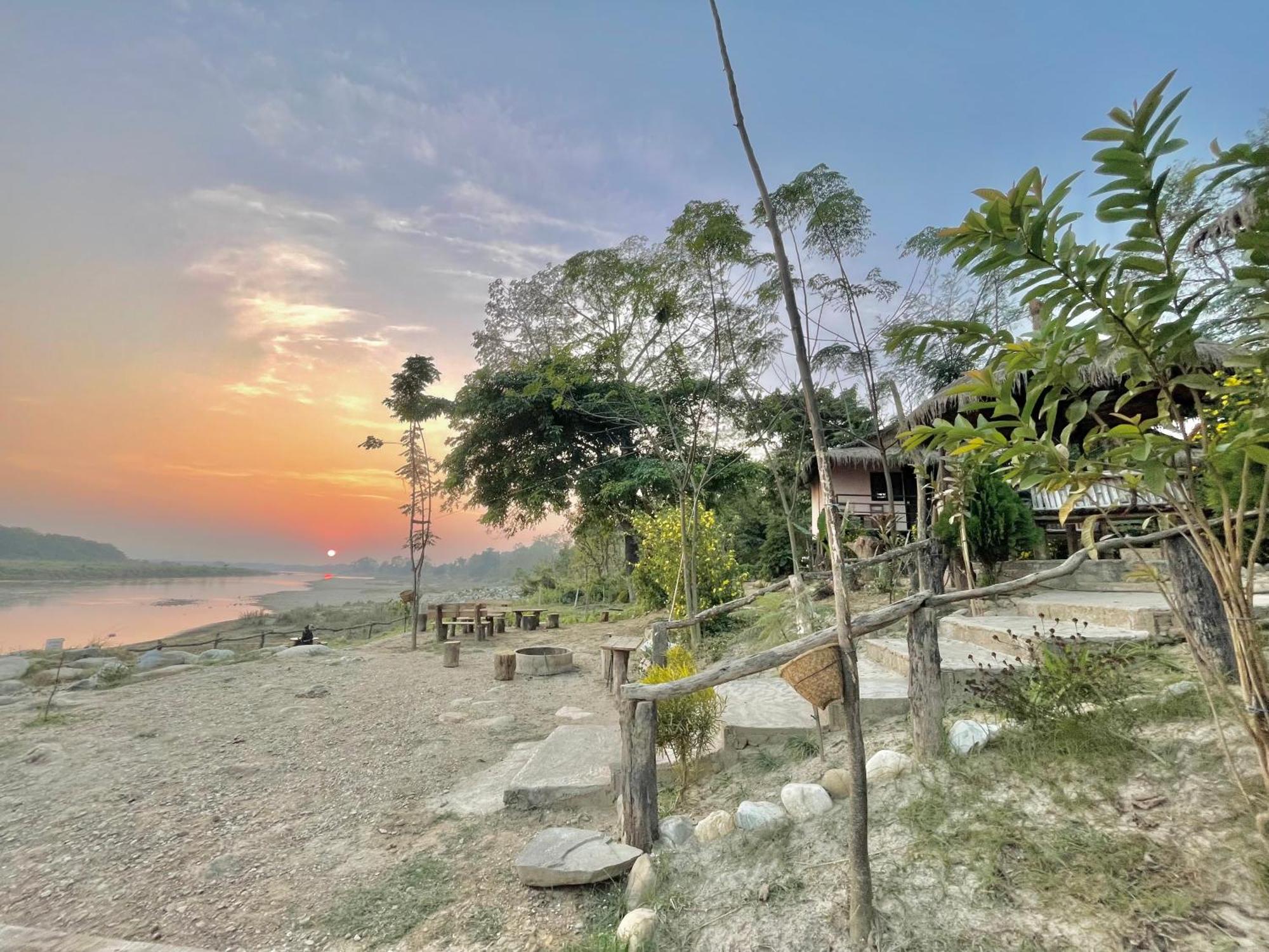 Bamby Chilling House - Feel The Nature Sauraha Zewnętrze zdjęcie